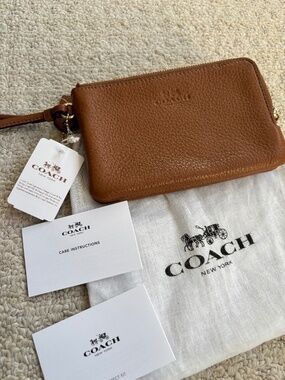 Coach wristlet wallet